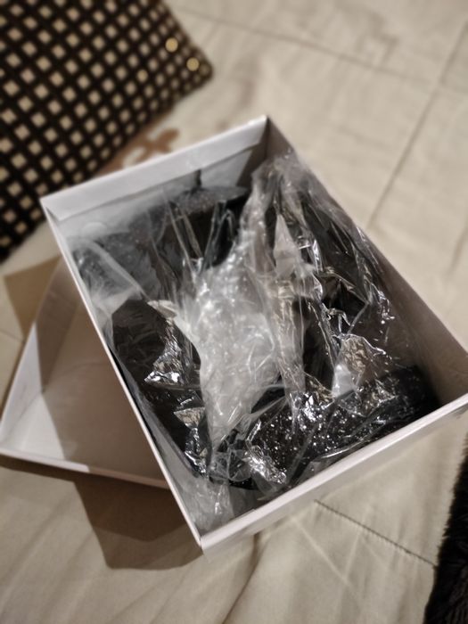 Sapatos pretos tamanho 38