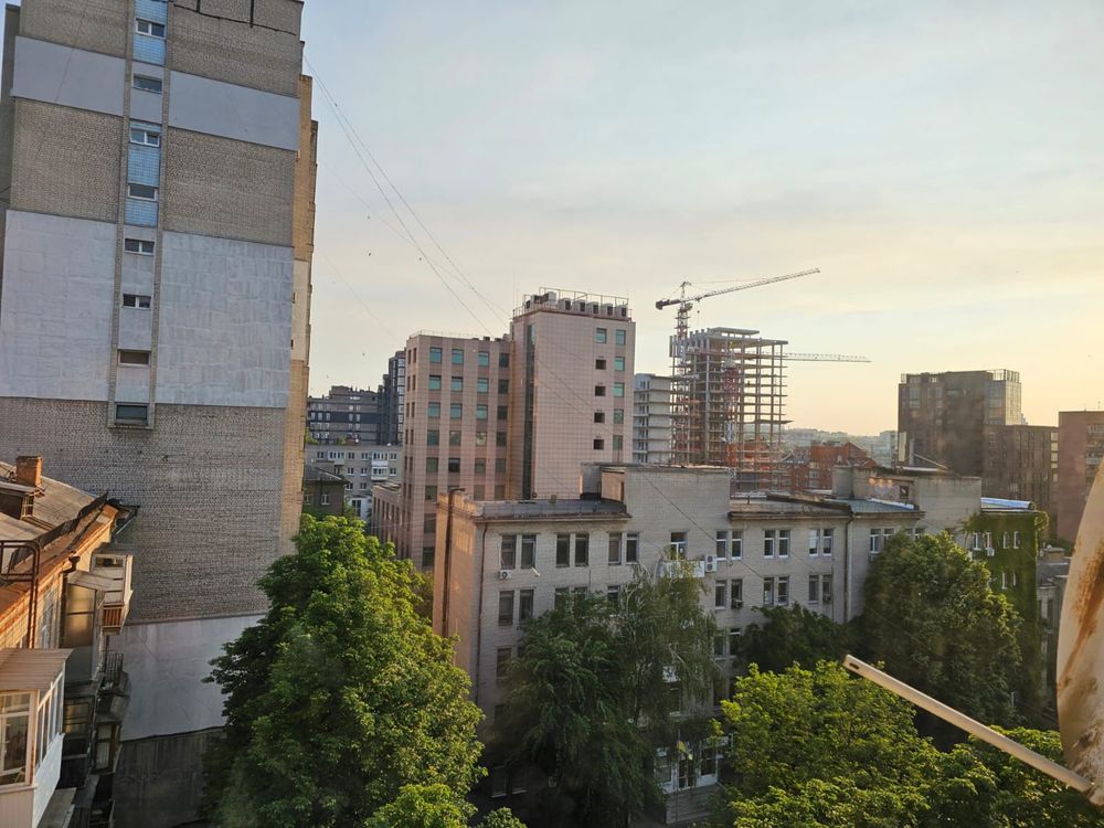 Продам 2х комн квартира Центр(ул. Гоголя 2), сталинка с ремонтом.