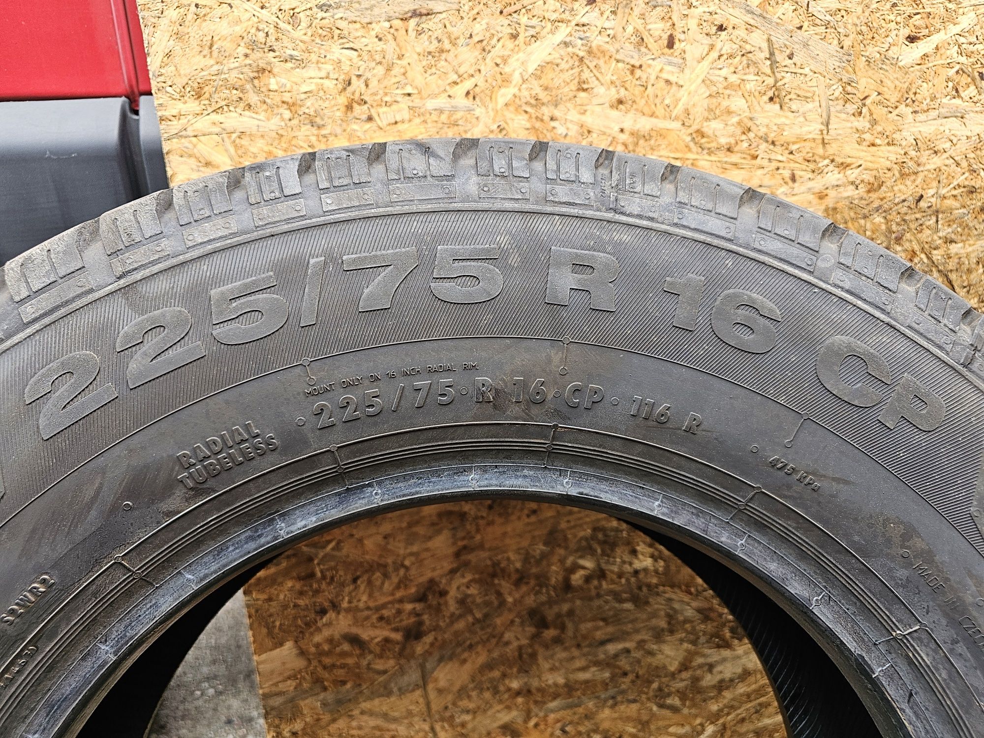 Idealne!!  9mm. 225/75 r16C Continetal Vanco Camper.