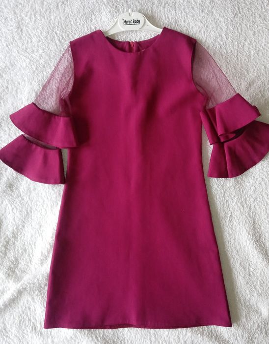 Вишукана сукня для дівчинки на 6-7років