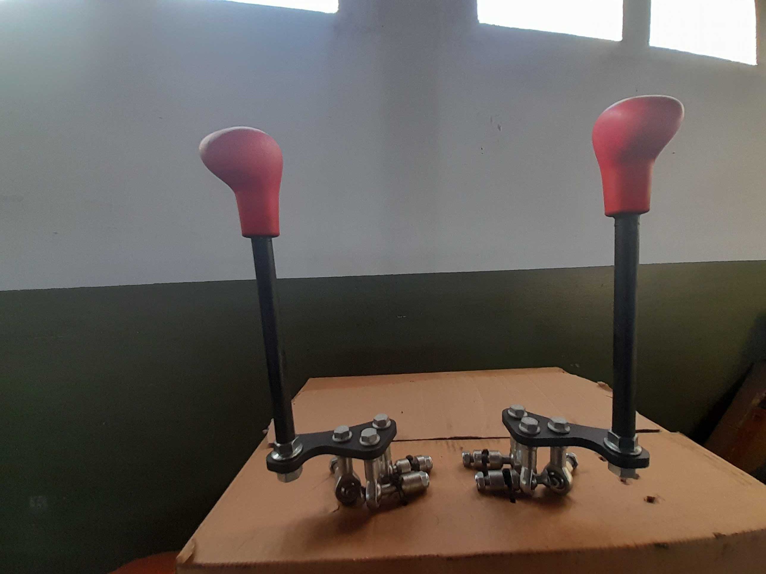 Dzwigie,wajchy.Sterowanie krzyzowe 2+2 Epsilon,Jonsered.Parker F130