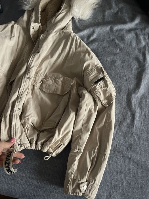 Куртка гарна, ругулюється