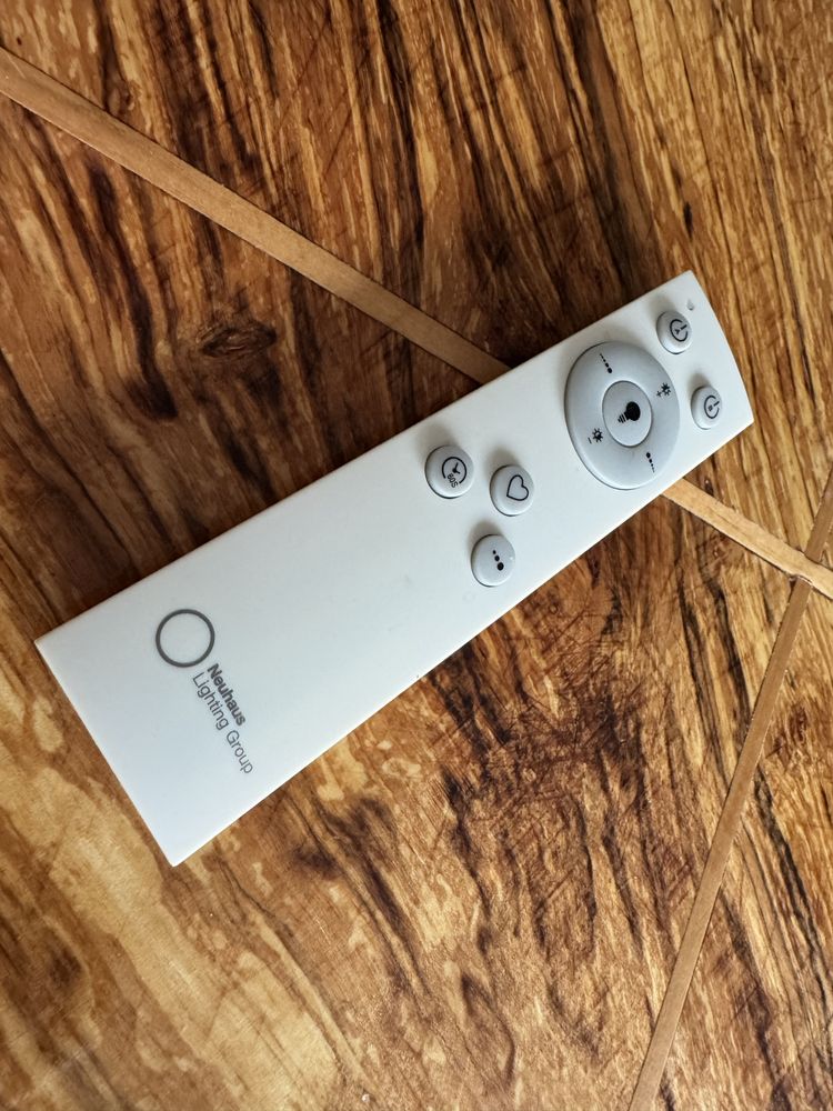 Lampa sufitowa ASMIN z wbudowanym oswietleniem LED + Pilot.