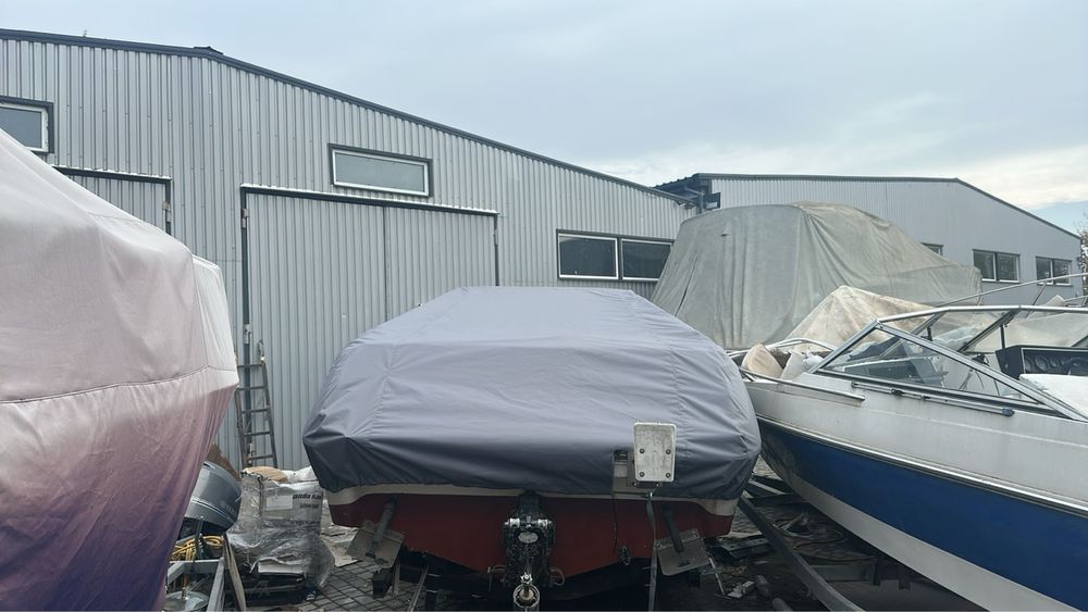 Пошив тентов для лодок  а так же перешивка сидений.