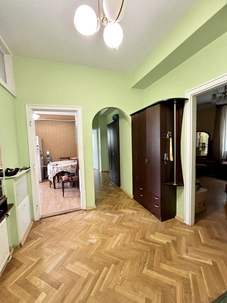 Прожаж квартири в елітному районі  центру вул. Тарнавського