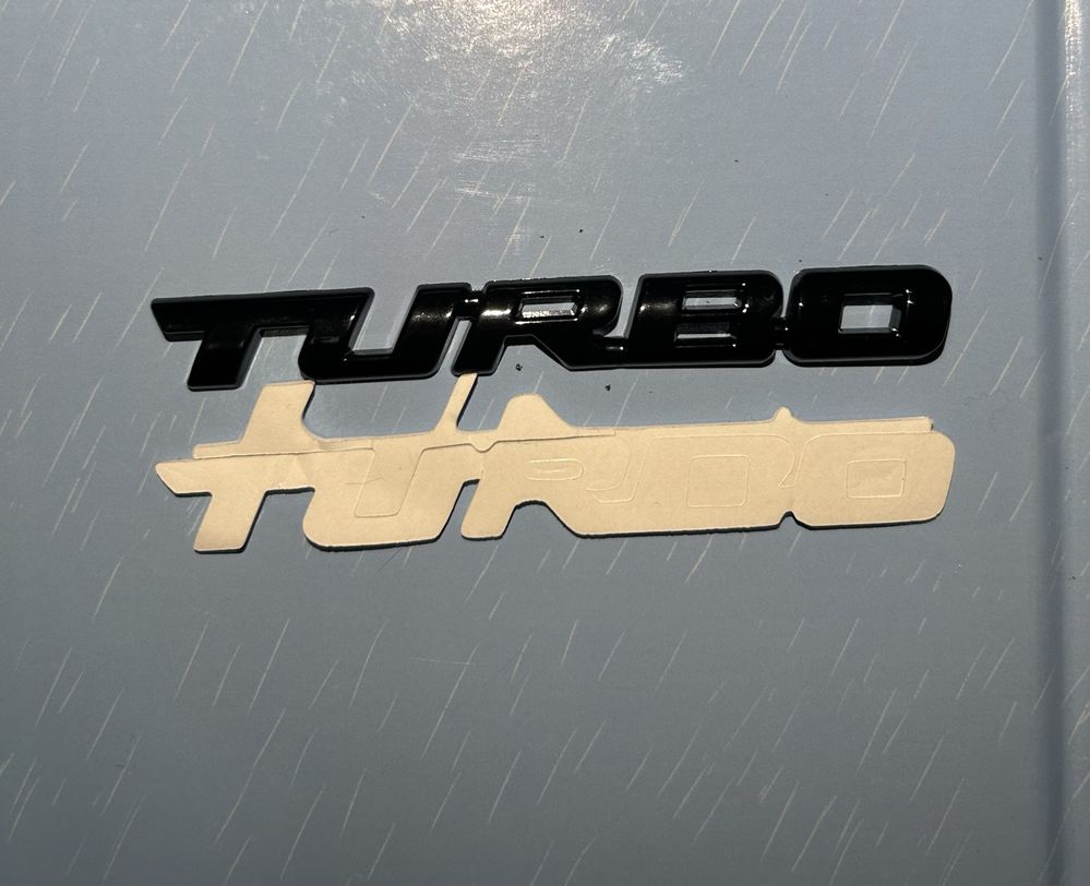 Наліпка на авто Tyrbo (шильдик Турбо авто)
