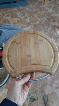 Drewniana deska do krojenia z uchwytem, okrągła