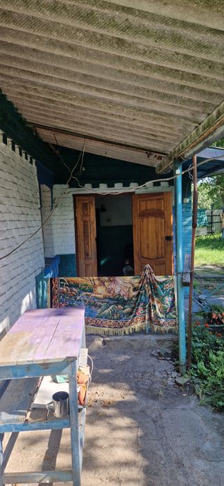 Продаж будинка з великою ділянкою