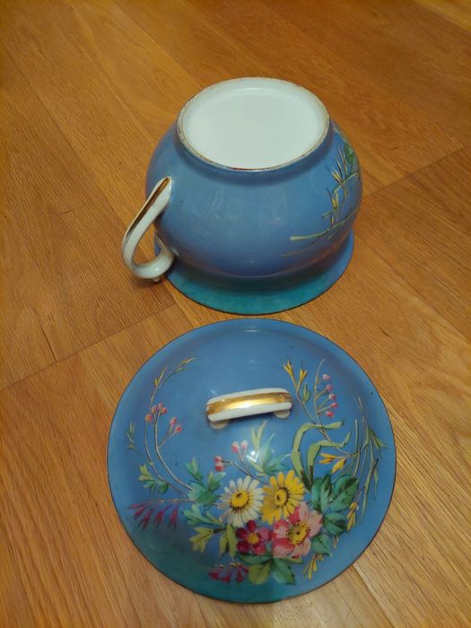 Penico antigo em porcelana francesa.