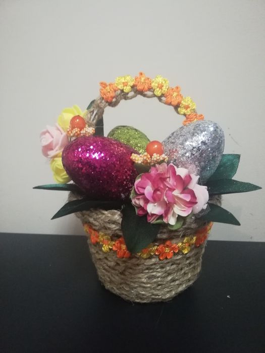 Пасхальные подарочные композиции из лент , фоамирана.