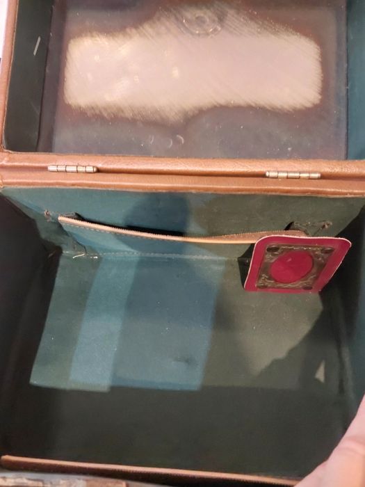 Stary kufer z lat 80