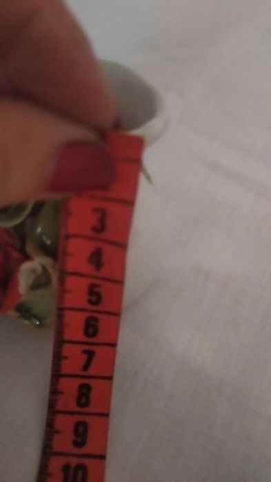 Wazonik z ceramiki, jest uroczy pochodzi z lat 70-tych