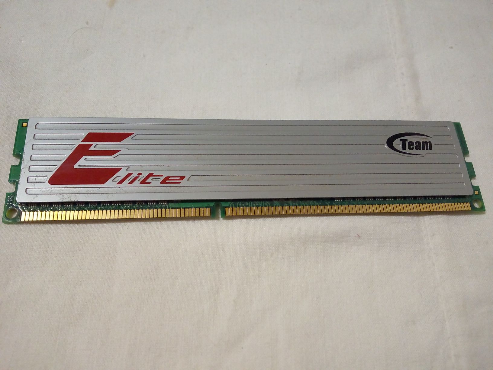 Оперативная память к ПК 2Gb DDR3 1333MHz