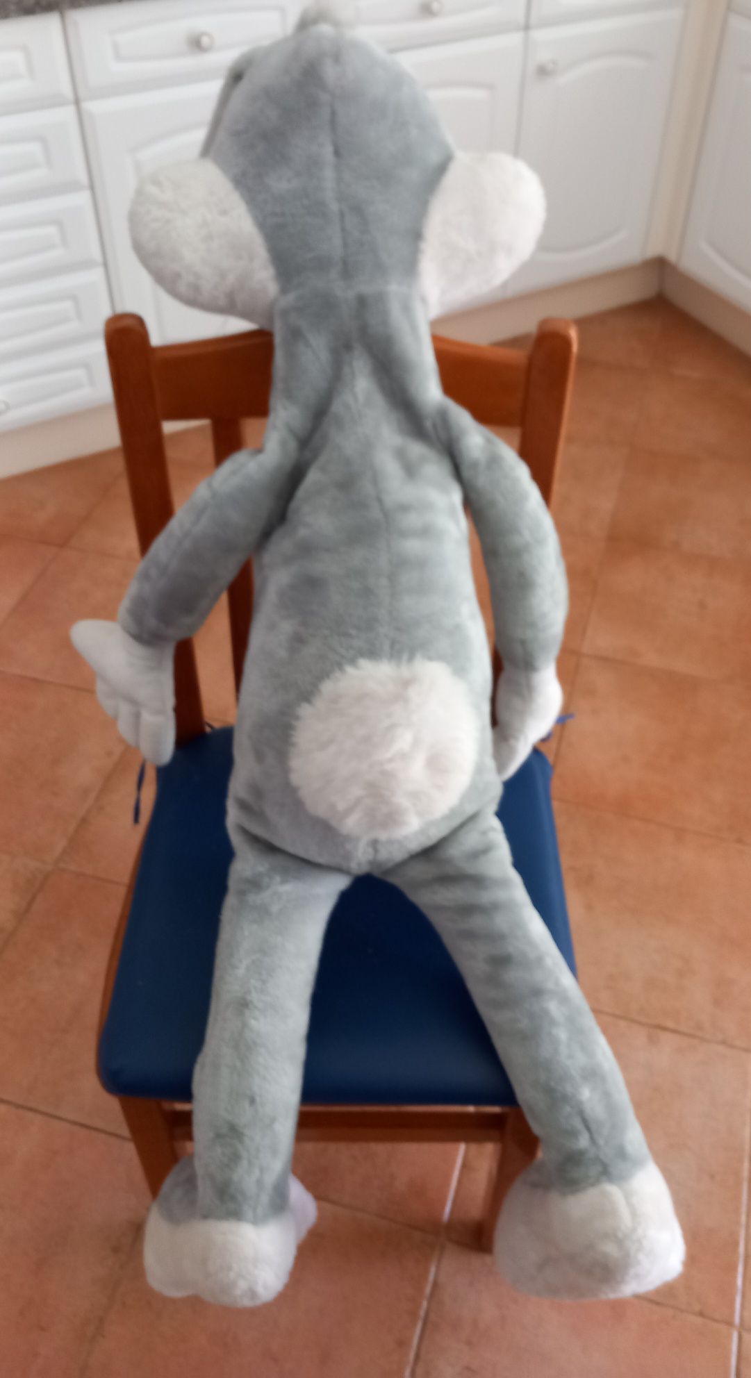 PELUCHE ENORME do Famoso COELHO BUGS BUNNY. Criança brincar ou decorar