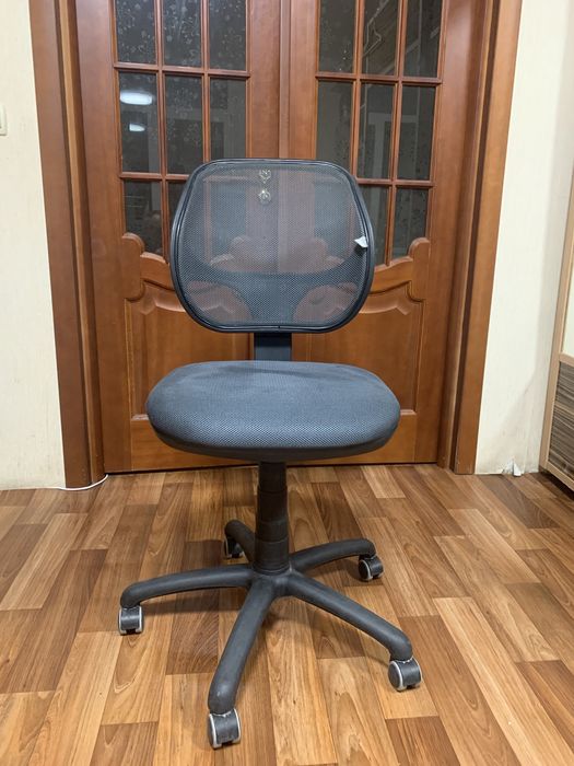 Крісло офісне, компьютерне AMF