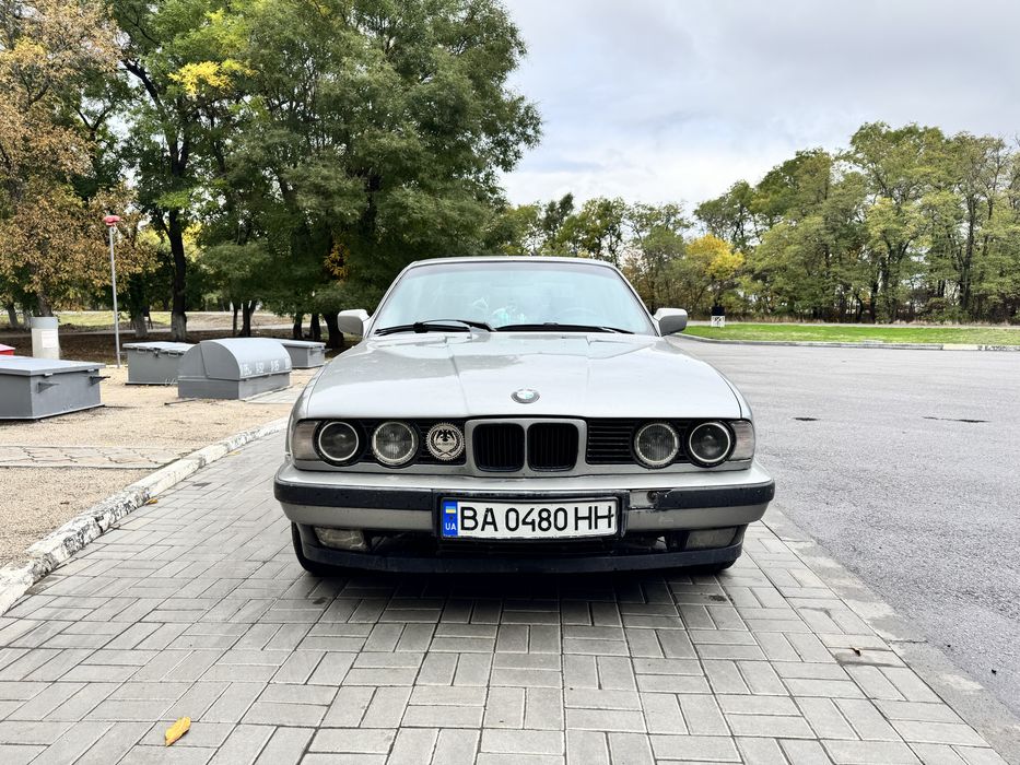BMW E34 m50b25.