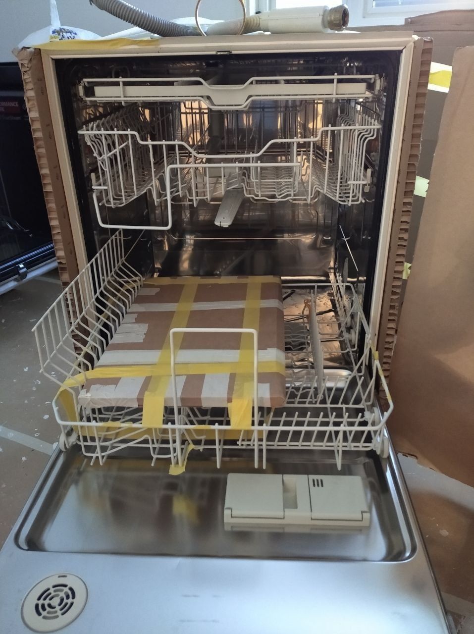 Посудомийна машина Miele