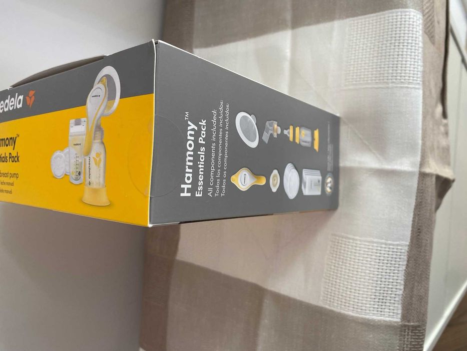 Молоковідсмоктувач Medela Harmony Essentials Pack
