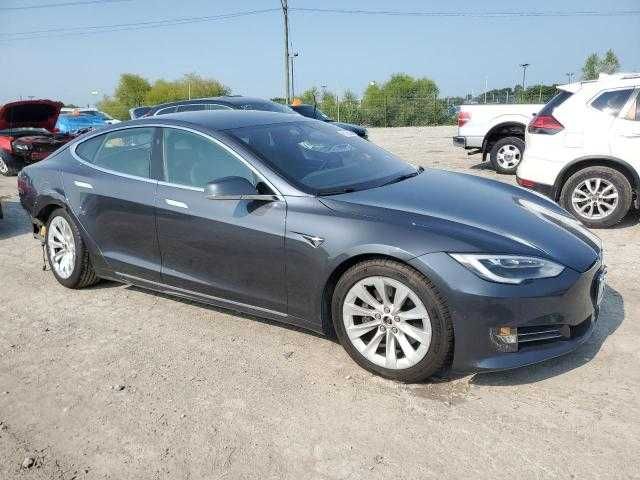 Tesla Model S 2017  повний привід і прискорення за 2.5 секунд з США
