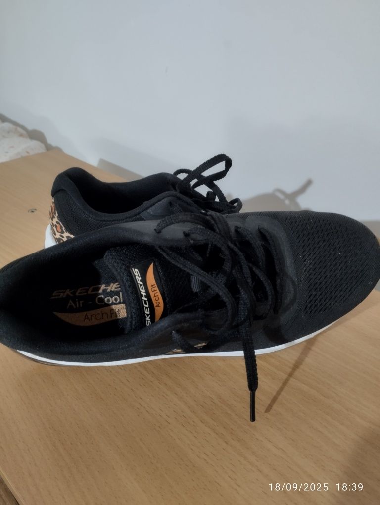 Tênis skechers air cooled