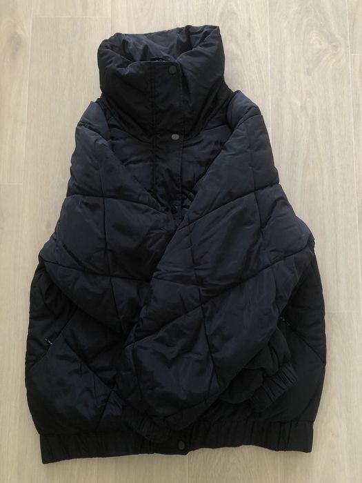 Зимова стьобана куртка Stradivarius чорний пуффер 44