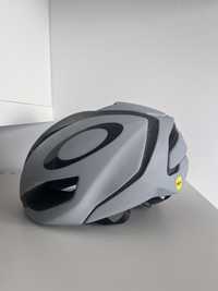 Kask kolarski Oakley Aro5