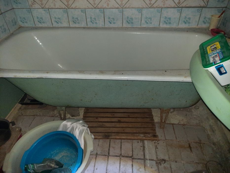 Продам ванну чугунную