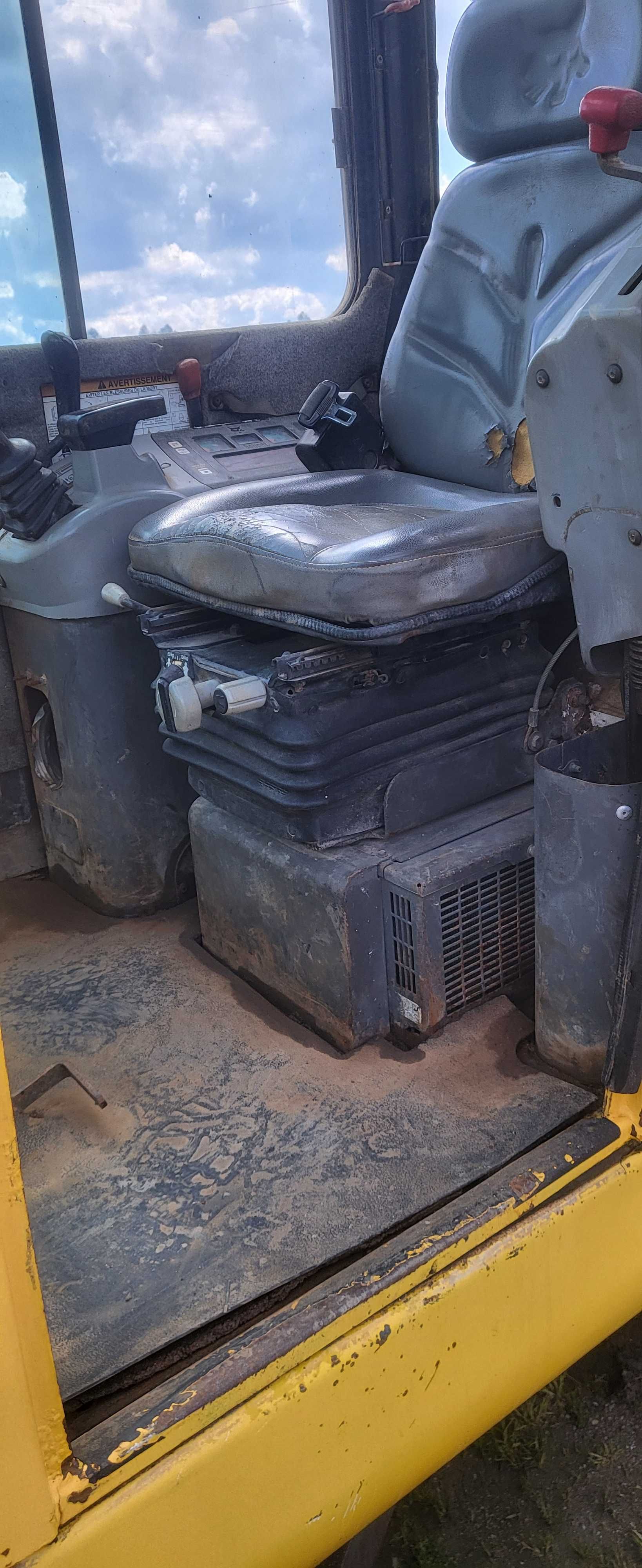 Mini giratoria bobcat 337 de 5 toneladas