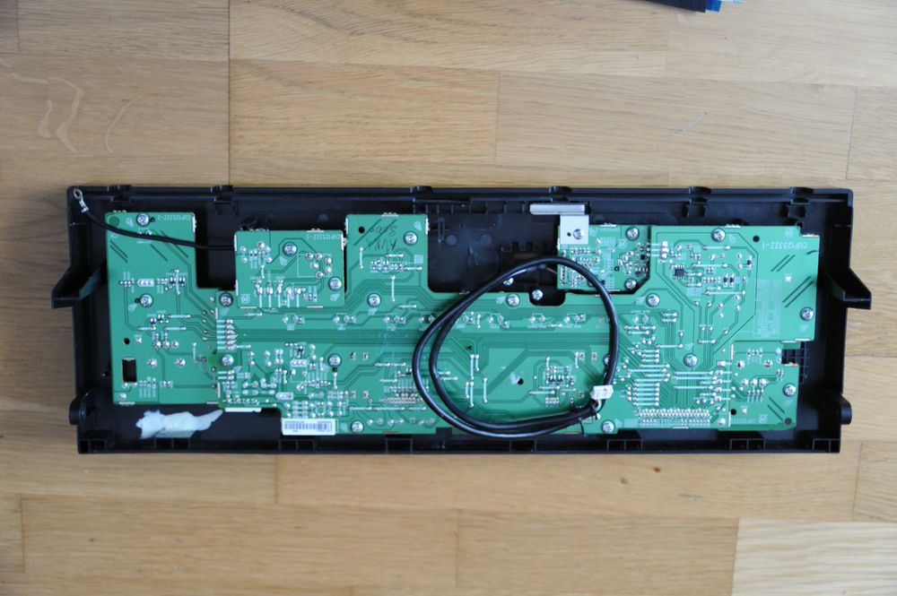 Amplituner Denon AVR-X3000
