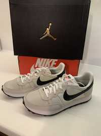 Buty nike 42-42,5 chellenger