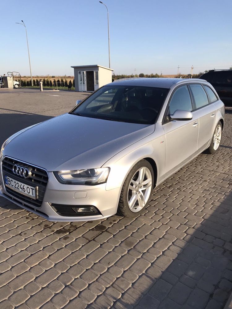 Audi A4 b8 s line