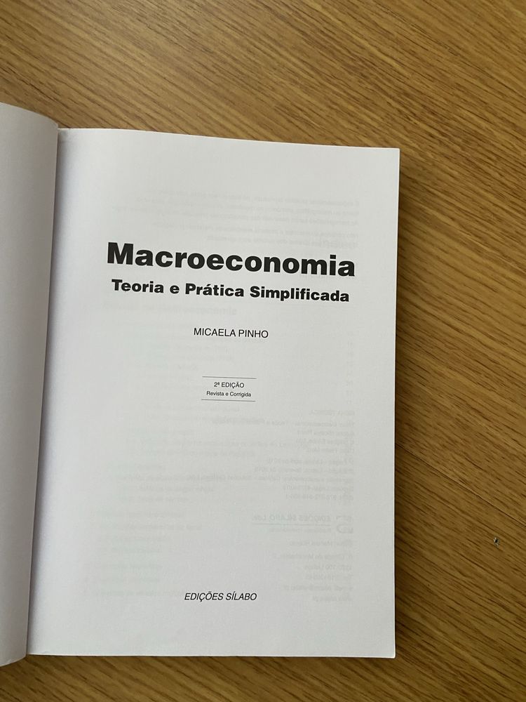 Livro macroeconomia de micaela pinho
