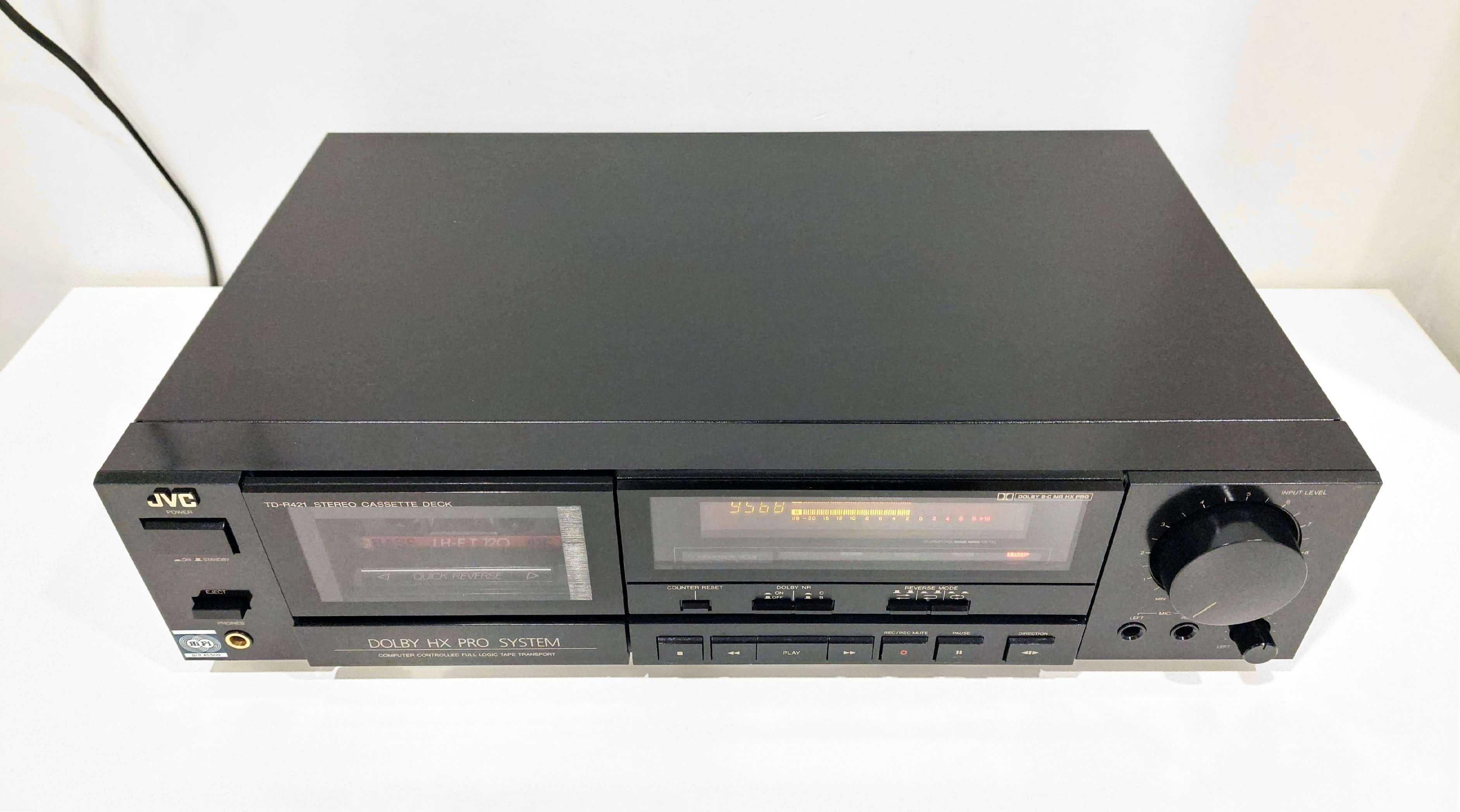 Leitor de cassetes JVC c/"Dolby HX PRO" e tecnologia "Auto-Reverse"*