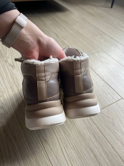 Зимові кросівки 37р