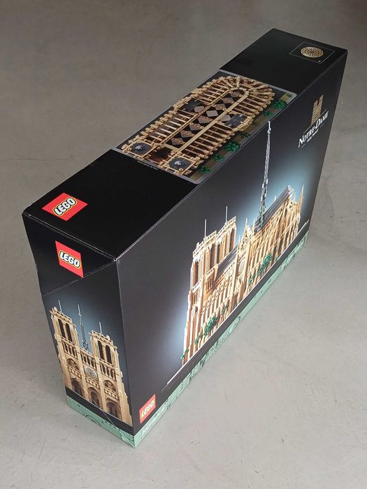 21061 LEGO Architecture Notre Dame Cathedral