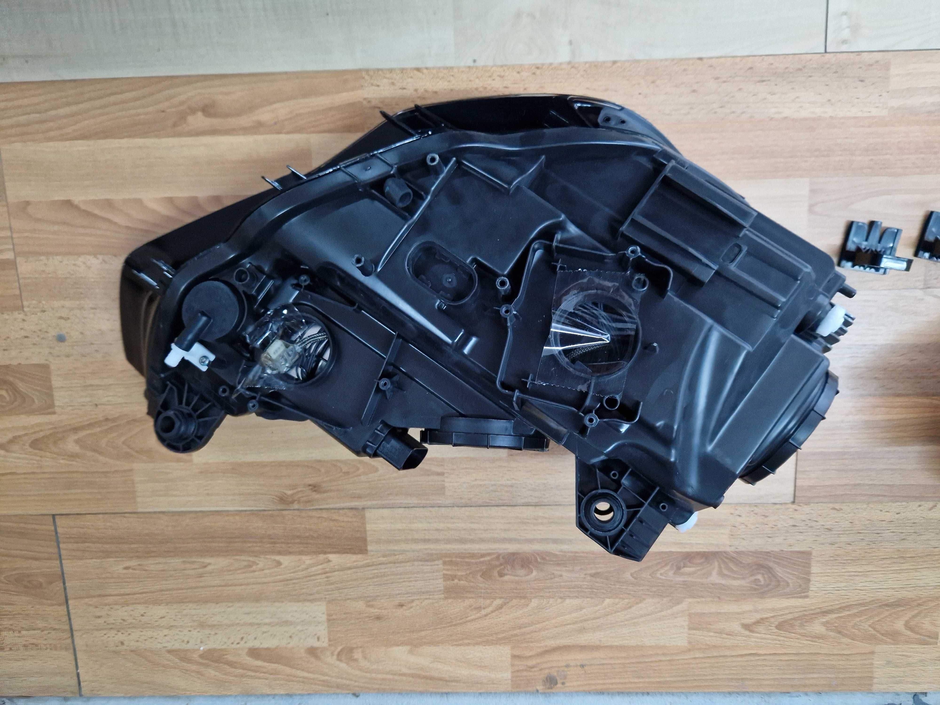 Передние фары Bi-Xenon на Audi A3 8V 12-16 года c блоками