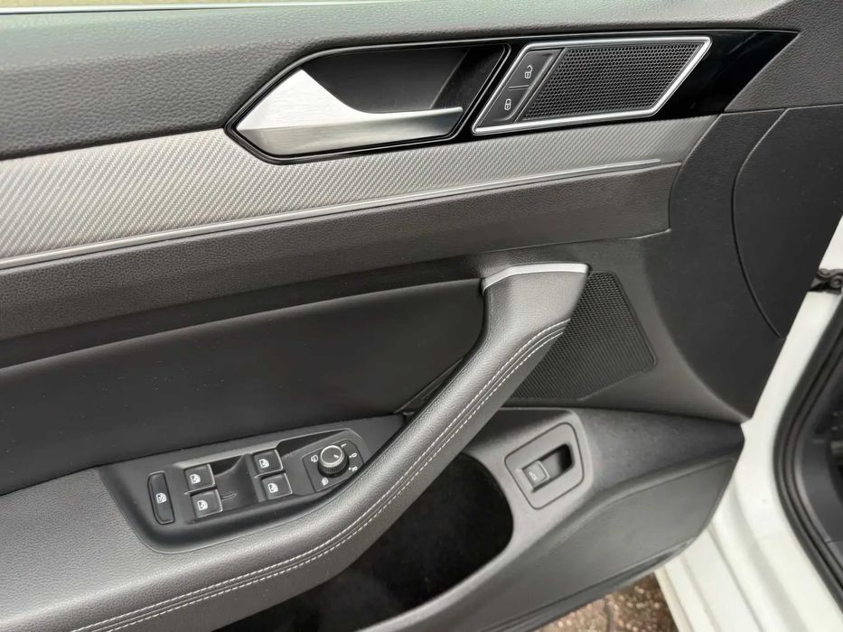 Volkswagen Passat R-line 4Motion Pano      2016