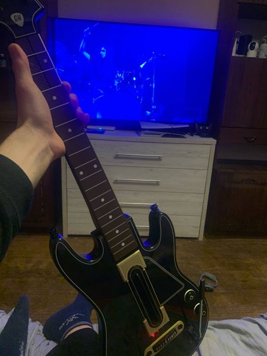 Guitar hero live ps 4 ps 5 (гітара + адаптер + гра)