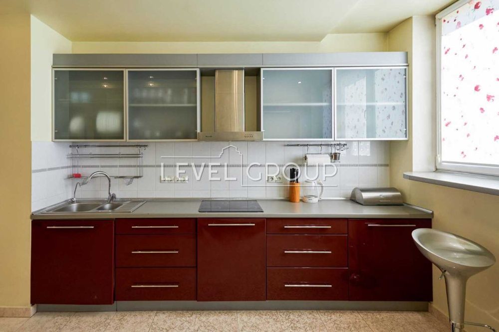 Простора трикімнатна квартира з ремонтом Голосіїво Голосіївський парк