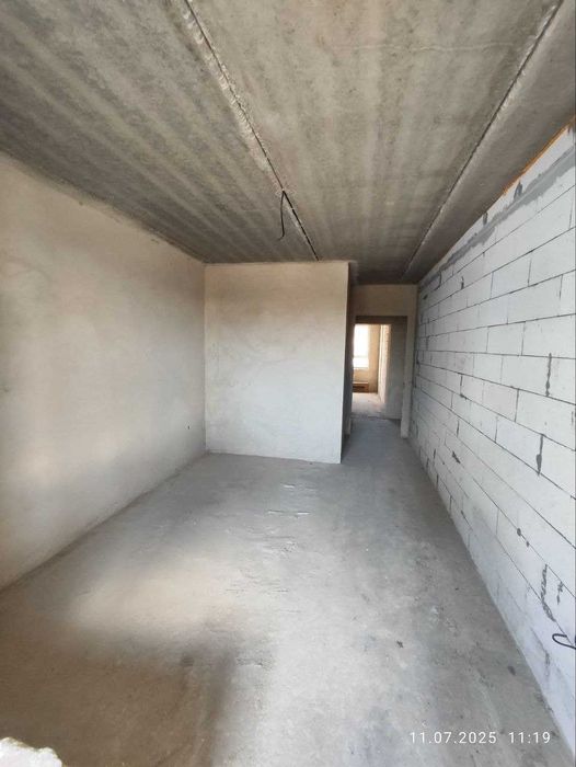 Продаж 3-х кімнатної квартири у зданому будинку