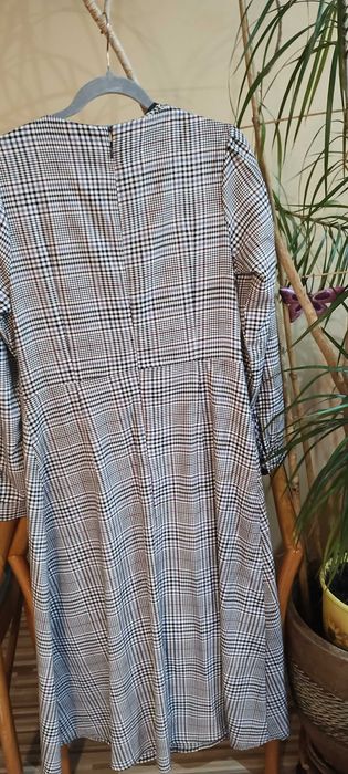 Sukienka w kratkę Mohito – rozmiar 40