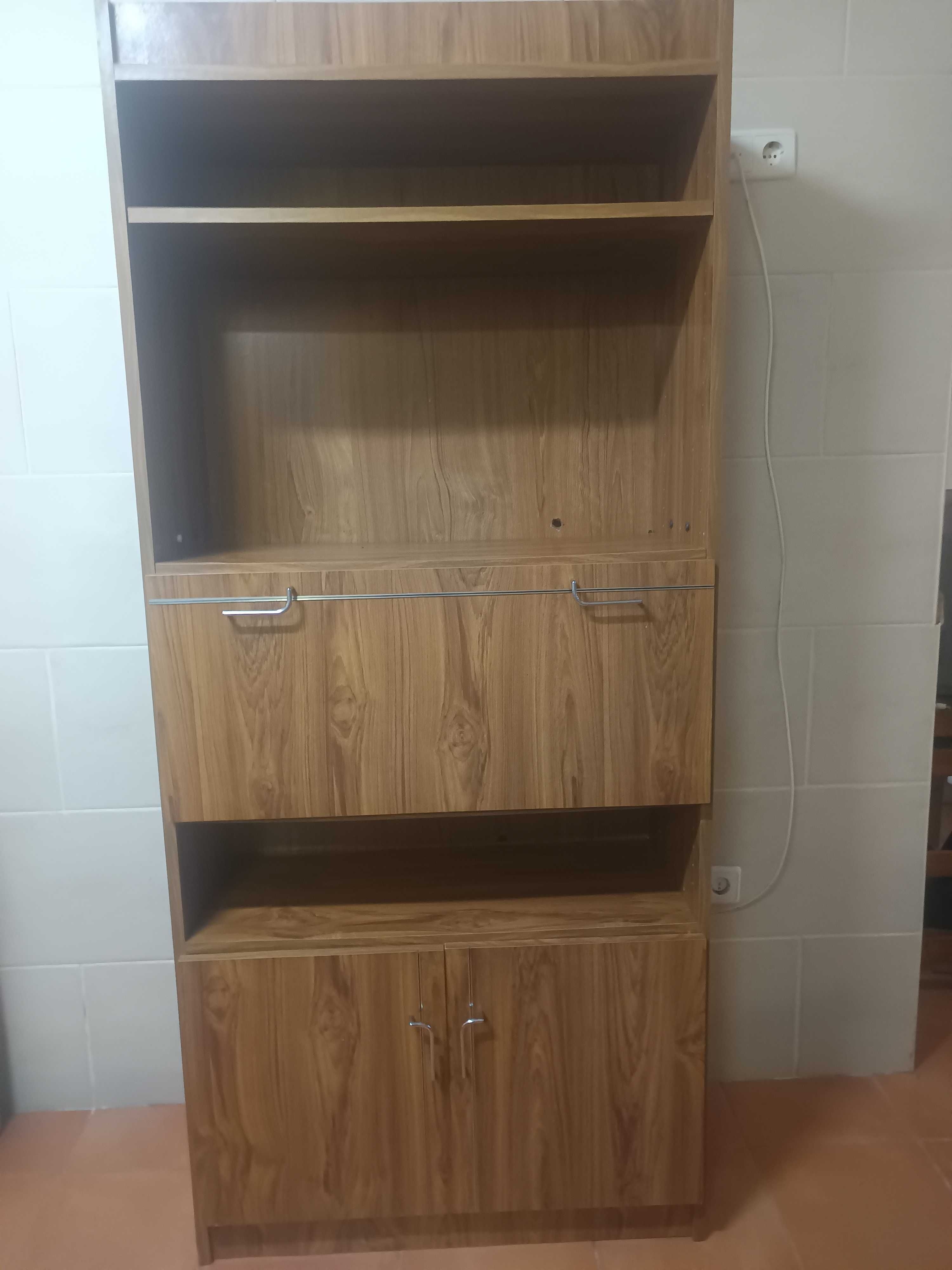 Estante multiusos bar/televisão