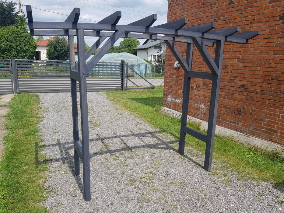 Pergola ogrodowa drewniana