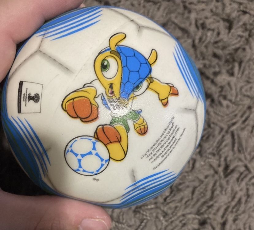 bola de edição limitada da FIFa world cup Brasil 2014