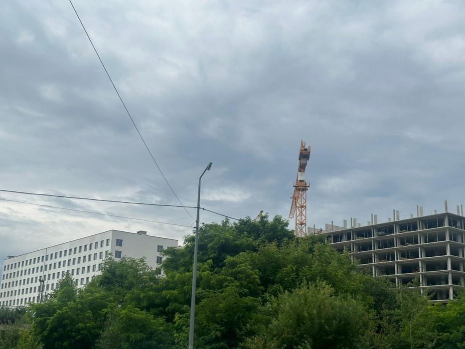 Продаж підземний паркінг Апарт Хол( трускавецька)