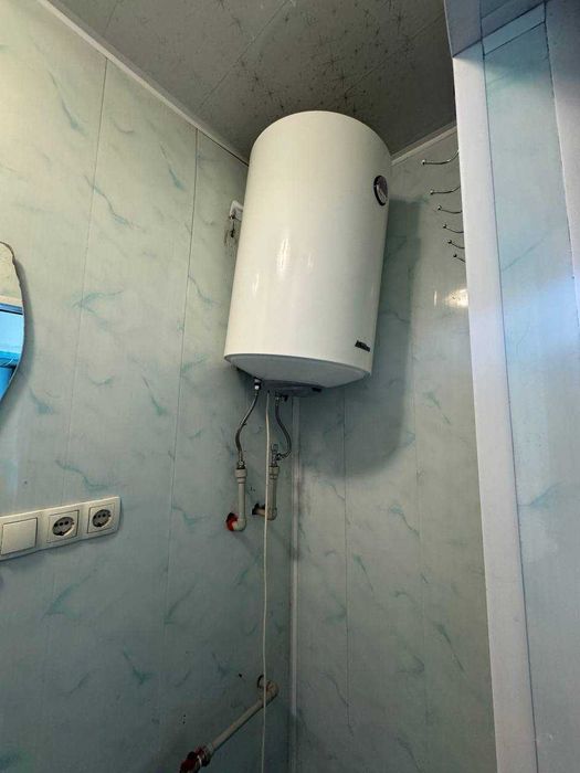 Кімната в гуртожитку на Гречанах, хороший стан.