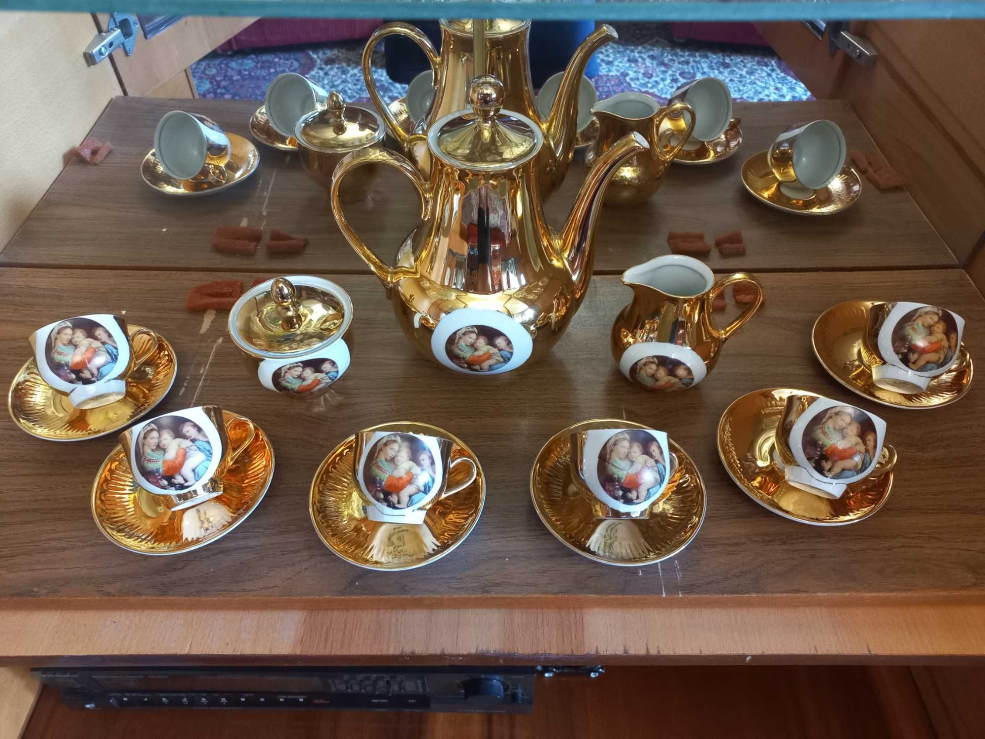 Сервиз кофейный МАДОННА, золотой, ГДР, новый