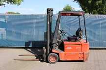 Empilhador eléctrico Linde E15 1500 kg
