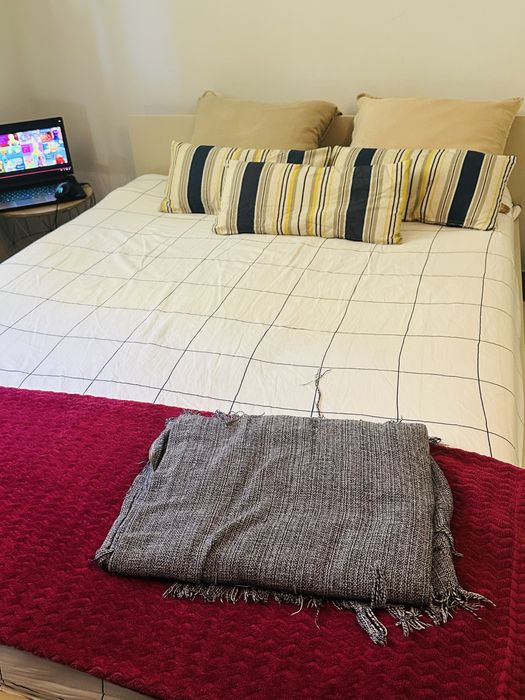 Vendo cama de casal ikea