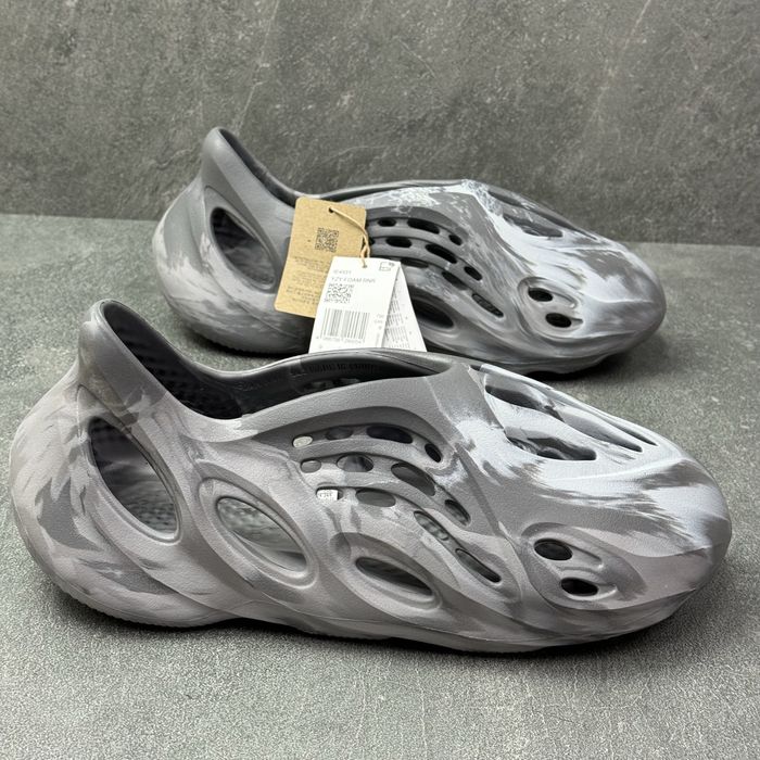 ОРИГІНАЛ 100% Тапочки шльопанці Adidas Yeezy IE4931